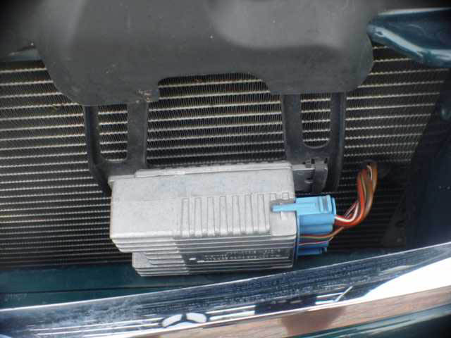 Variable speed radiator fan controller